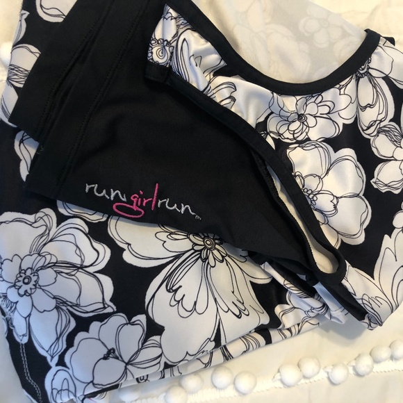 Running Skort and Top by Run Girl Run Size Med - Picture 5 of 5
